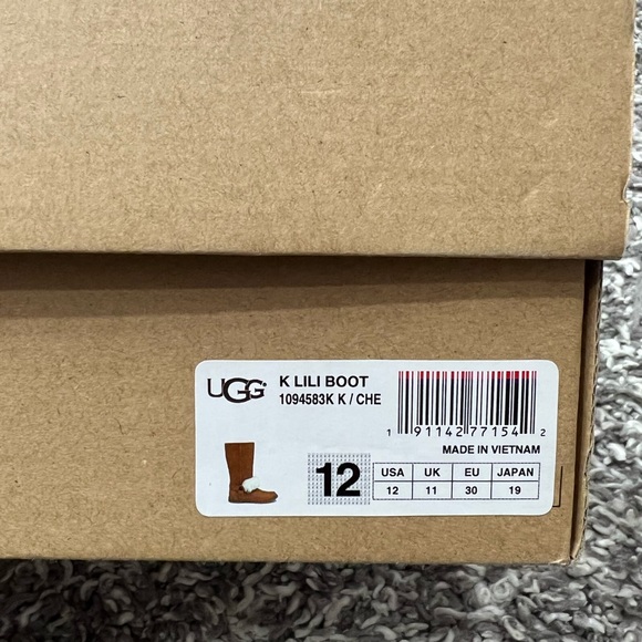 Very Cute UGG K LiLi Boot size 12 Kids - Picture 2 of 4